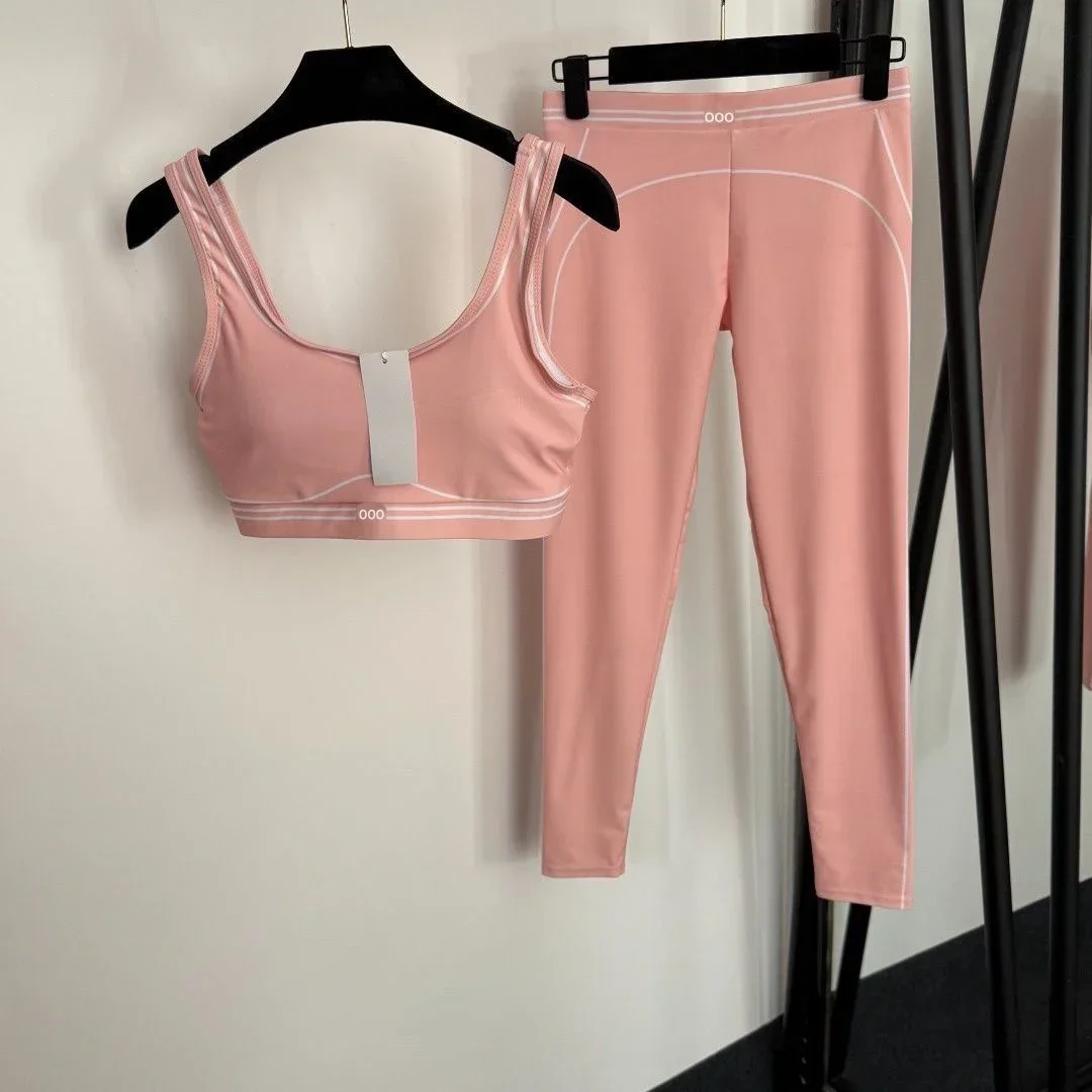 Completo Sportivo Due Pezzi: T - Pilates Yoga Stretching recensione e prezzo
